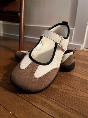 Hobibear Barefoot Women’s Mary Jane Shoes